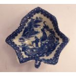 A late 18th/early 19thC Caughley porcelain pickle dish,