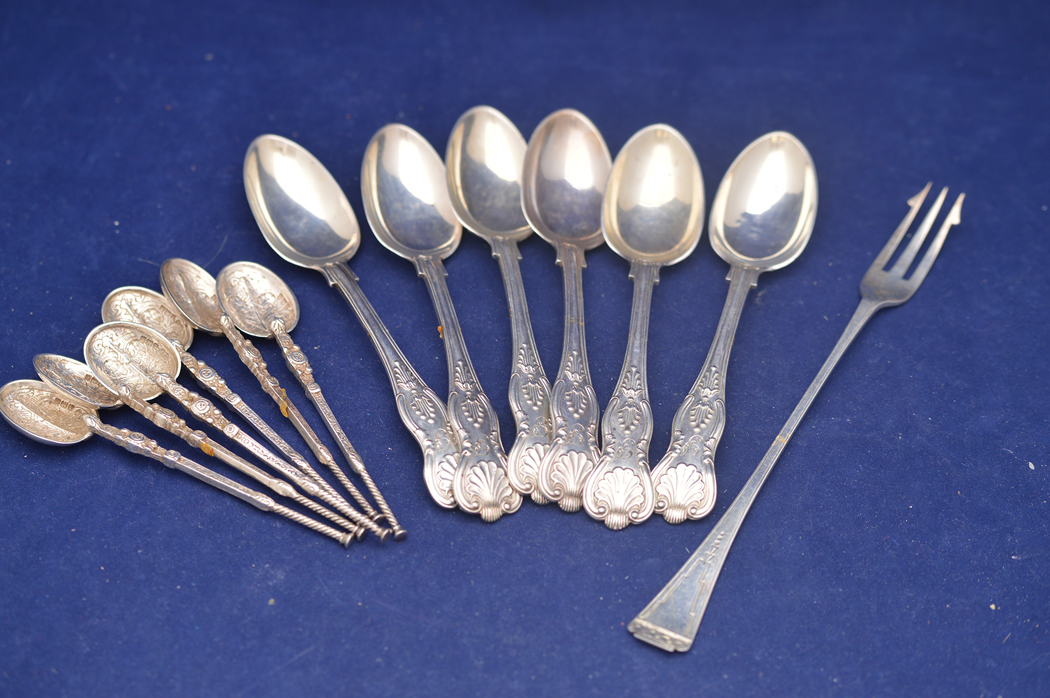 A set of six Victorian silver teaspoons, by Josiah Williams & Co.