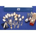 Foreign white metal teaspoons