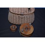 A fisherman's basket creel with hinged cover (distressed);