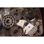 Five fly fishing reels, various, comprising: two Beaudex; one Pridex; a Daiwa 720; and a Rimfly.