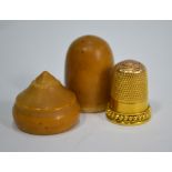 A 9ct yellow gold thimble with bead edge,