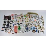 A collection of novelty and other keyrings (approx 140)