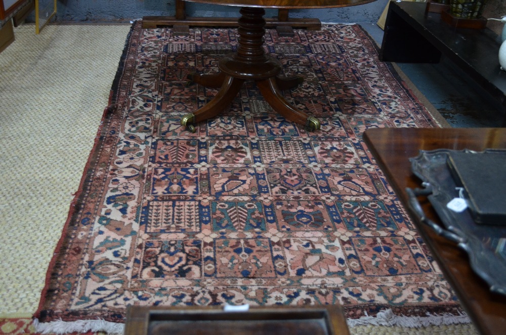 Persian Bakhtiari carpet 314 x 168 cm - Image 4 of 4