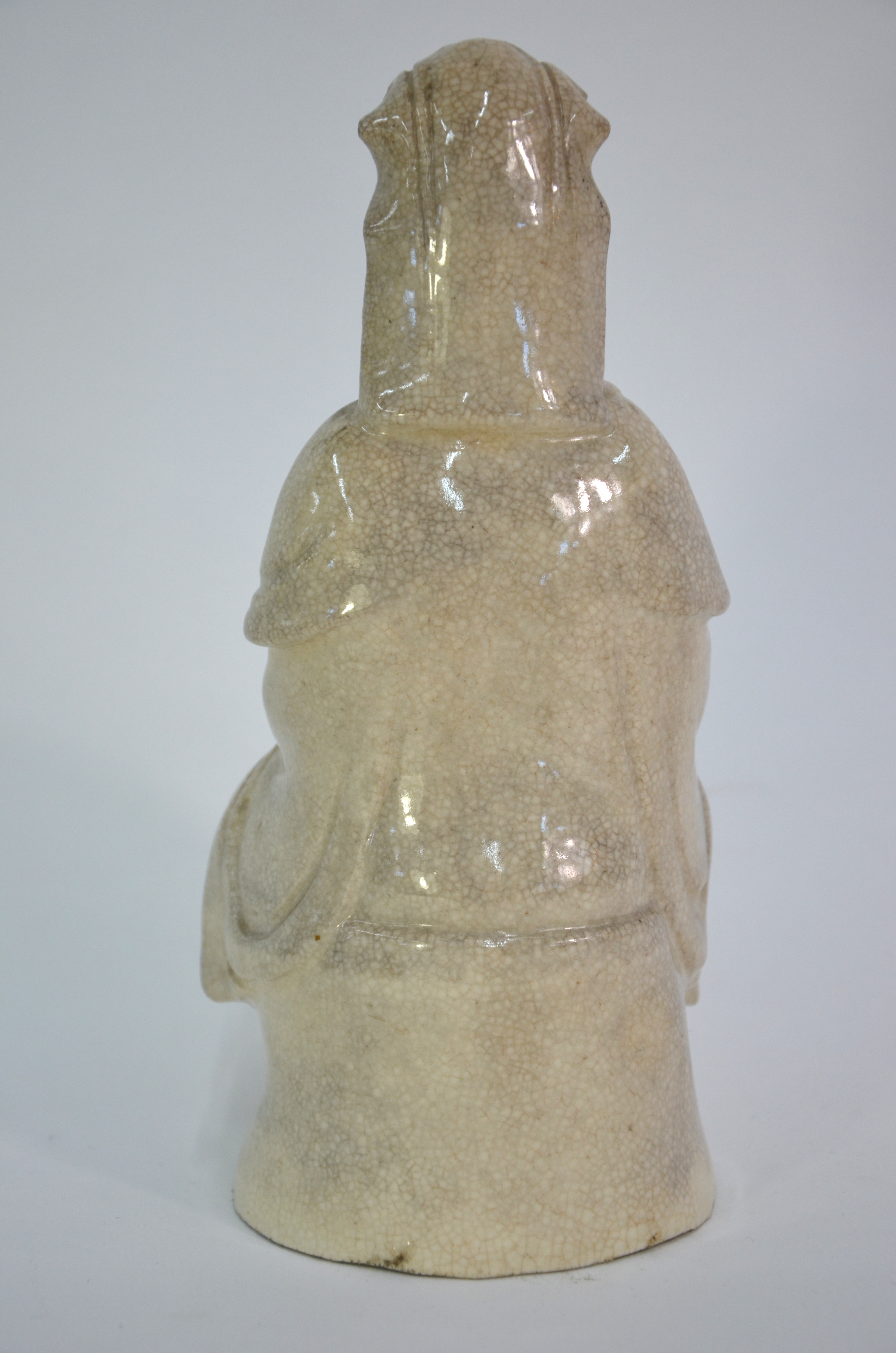 A blanc-de-chine style figure of Guanyin, the Bodhisattva of Mercy; seated in dhyanasana on a - Image 6 of 8