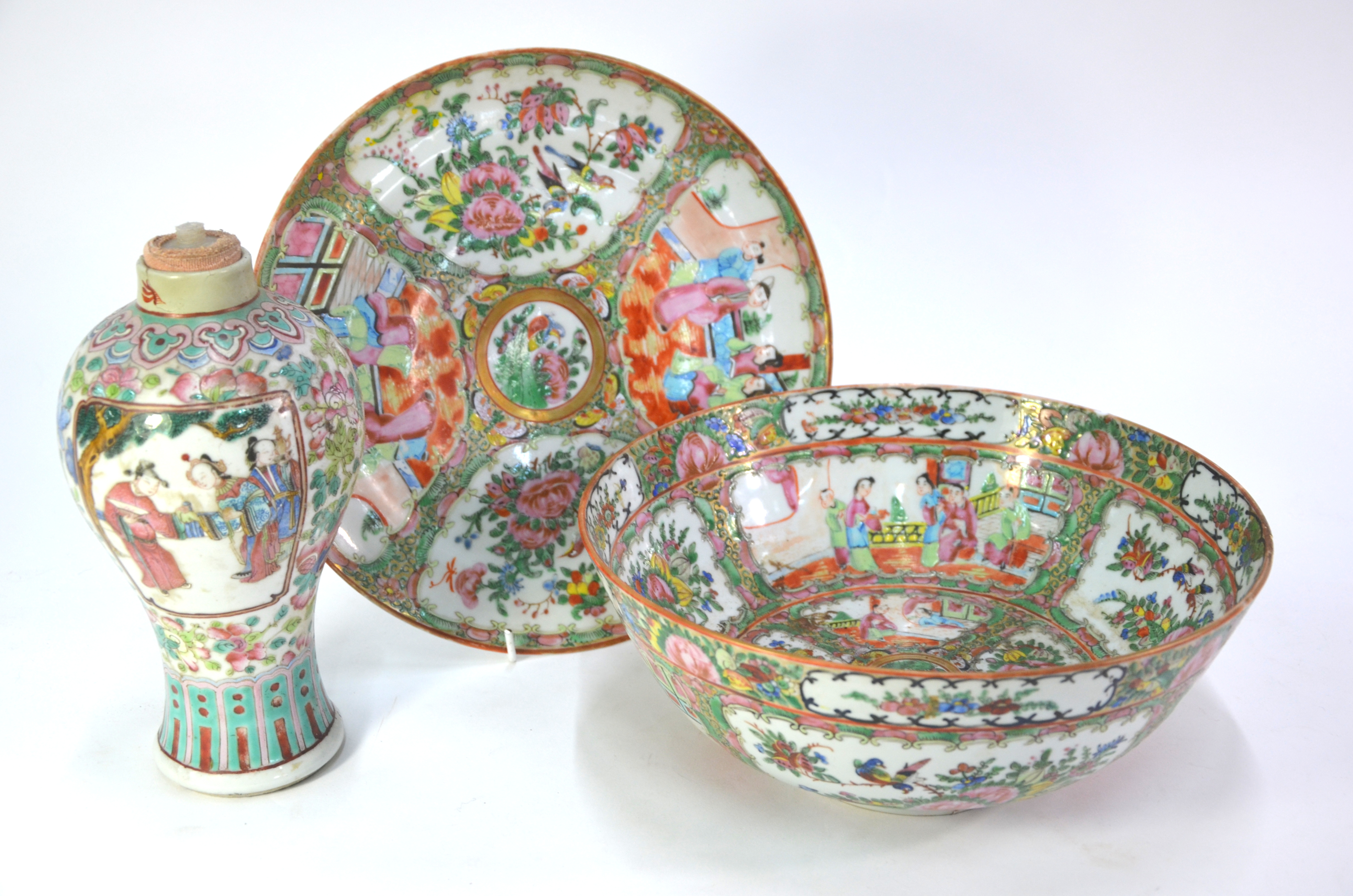 Four items of famille rose, comprising a circular Canton dish, 26 cm diameter, a Canton bowl, 26