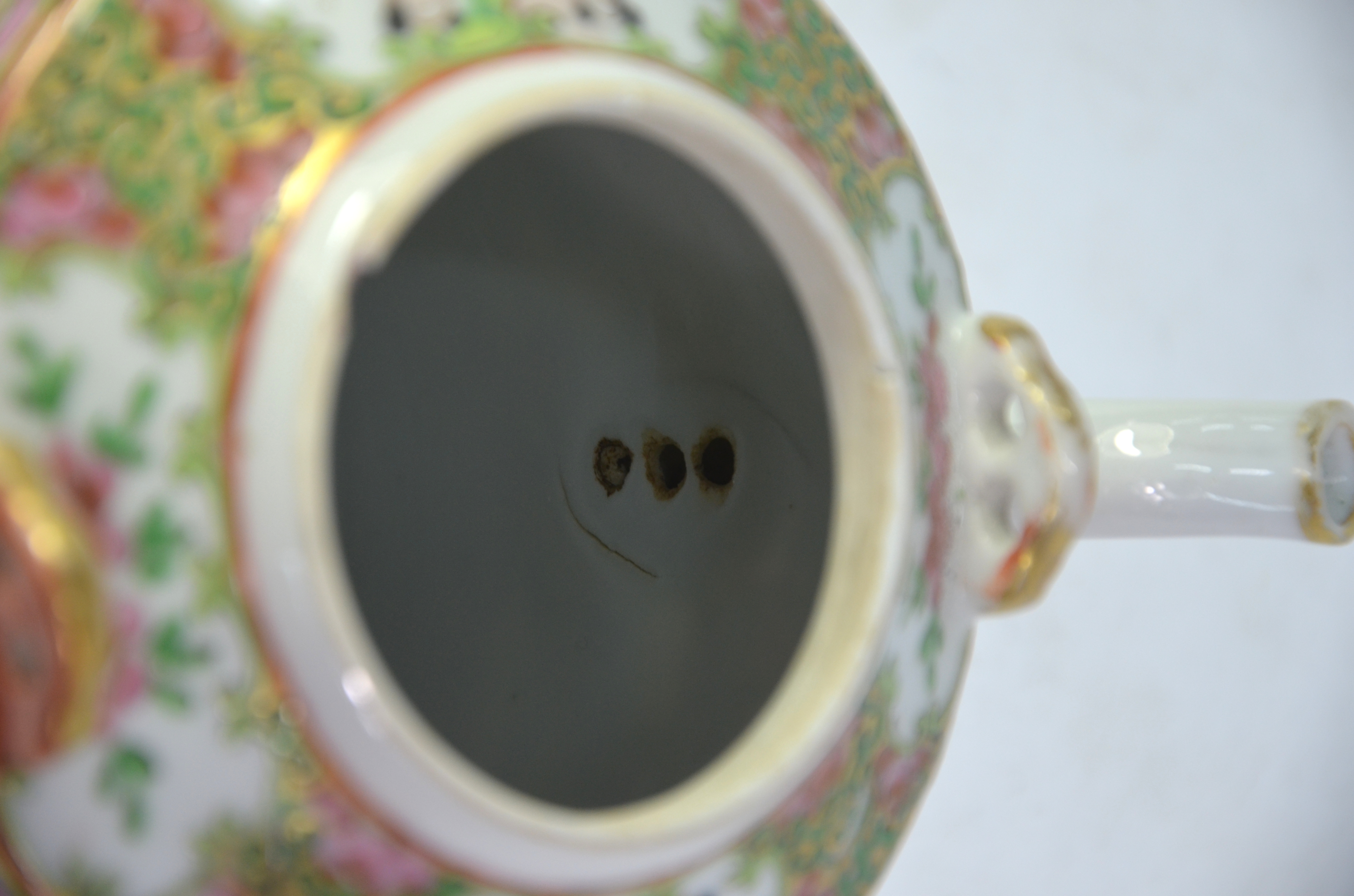 A Canton famille rose teapot of cylindrical form, decorated with typical panels of Natural History - Image 9 of 9