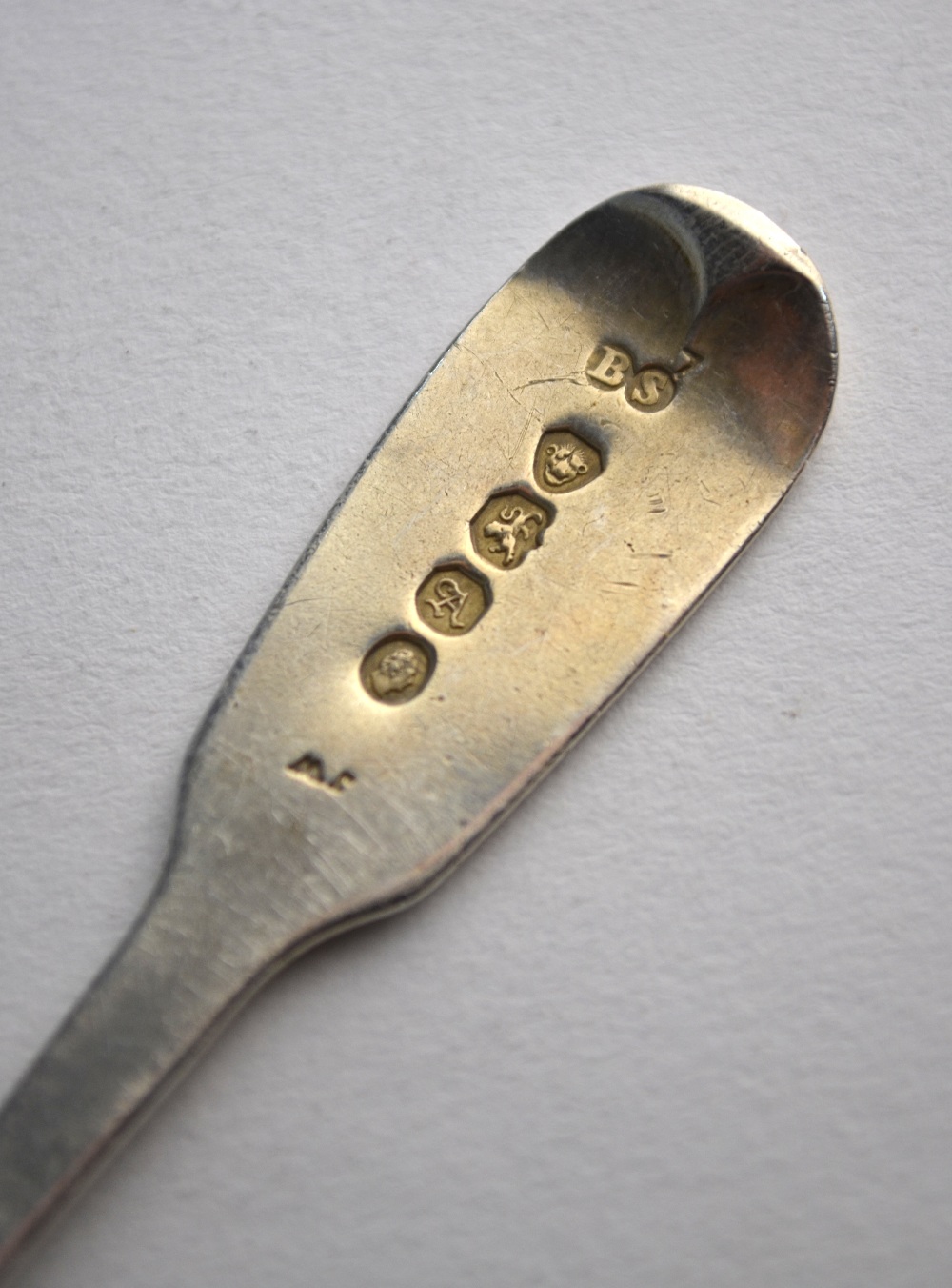 Twelve various Georgian and later fiddle pattern teaspoons including a Russian 84 zol. example, 7. - Image 3 of 5