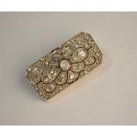 An Art Deco diamond set pierced rectangular plaque brooch in platinum setting, 2.8 x 1.2 cm Good