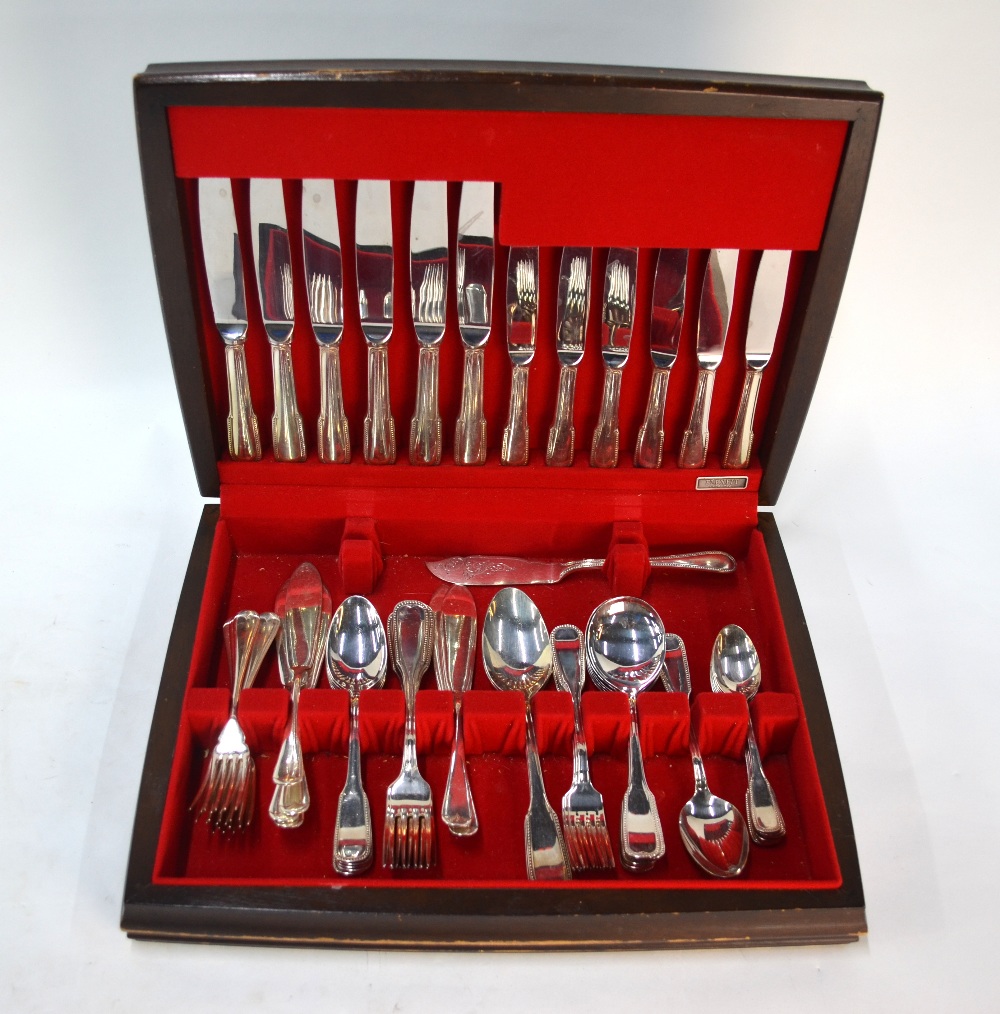 Two canteens of electroplated bead-edge cutlery and flatware, to/w two cases of fish knives and - Image 4 of 7