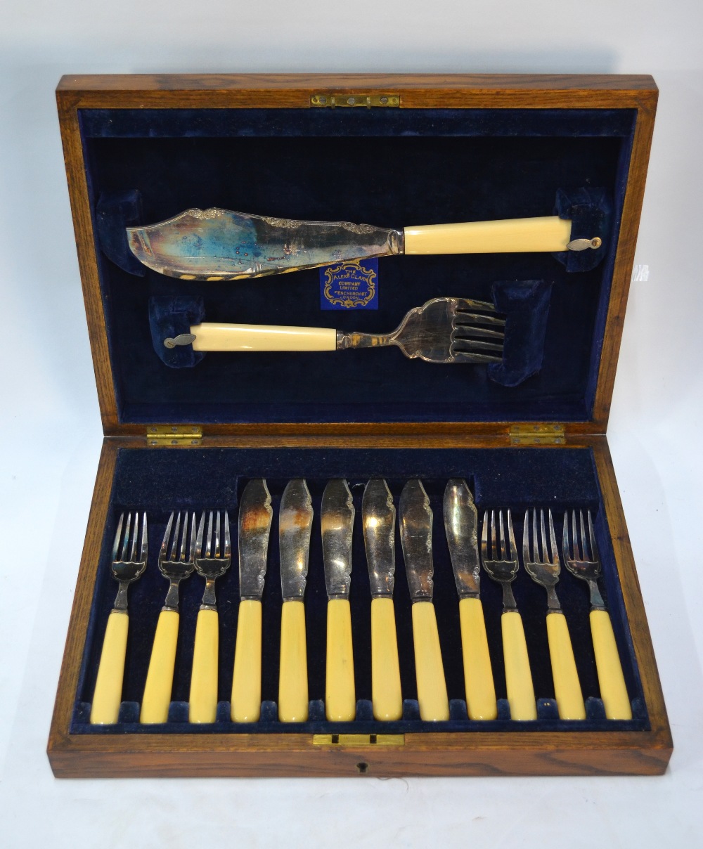 Two canteens of electroplated bead-edge cutlery and flatware, to/w two cases of fish knives and - Image 2 of 7