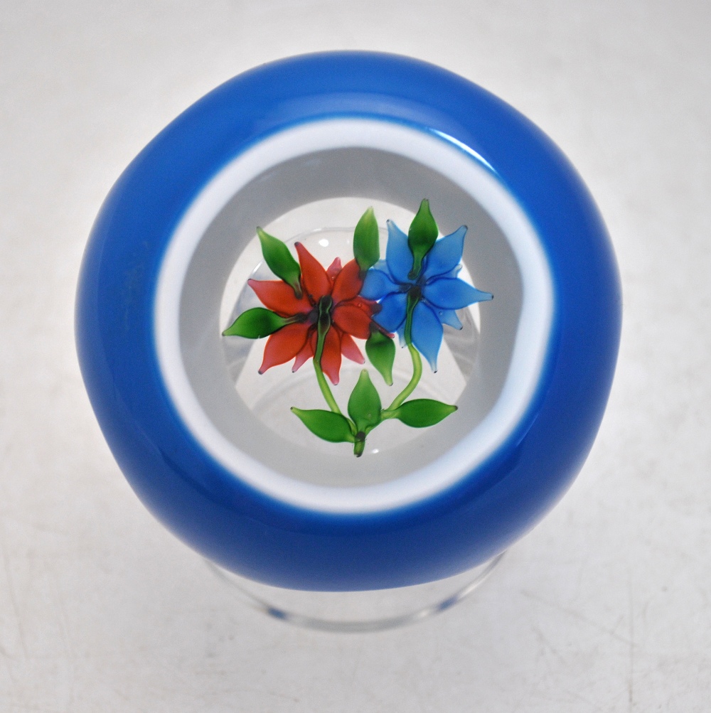 A Saint Louis glass paperweight - double overlay of blue and white enclosing two lampwork - Image 3 of 3