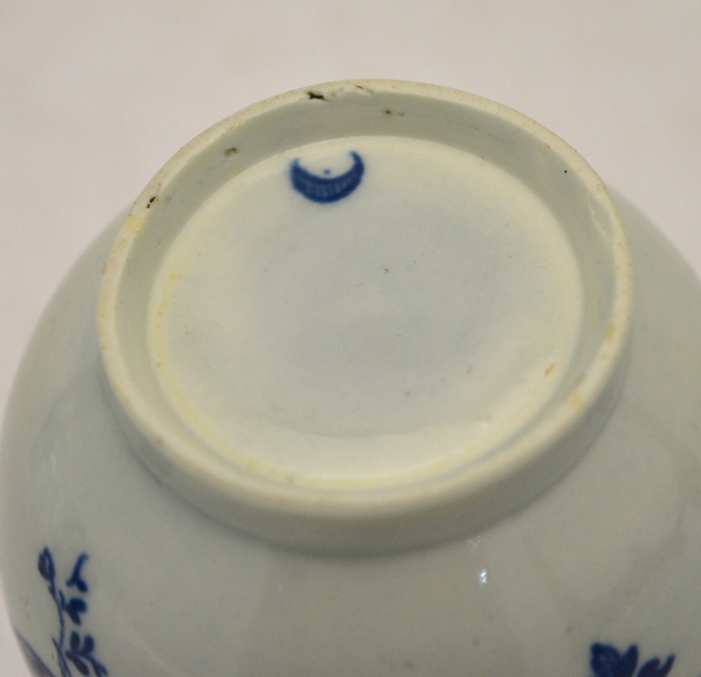 An 18th century Worcester blue and white sparrow beak creamer decorated with the 'Woman, child and - Image 4 of 9