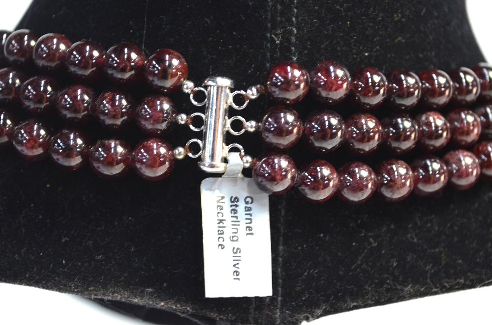 A triple row garnet bead necklace within fitted box - Image 3 of 6