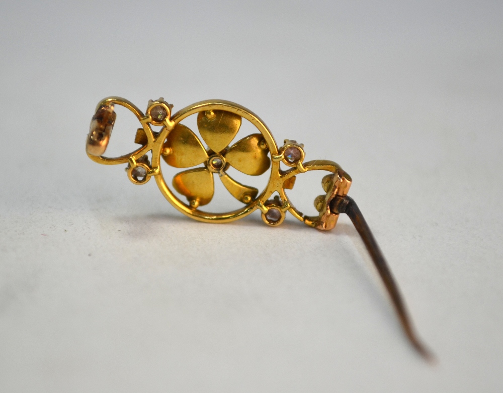 An Edwardian yellow gold and polychrome enamel shamrock brooch set with five small diamonds, 2.5 x - Image 3 of 5