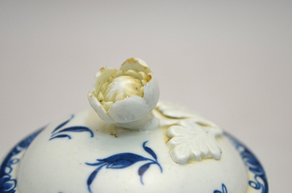 An 18th century Worcester blue and white teapot of globular form decorated with scrolling and - Image 3 of 5