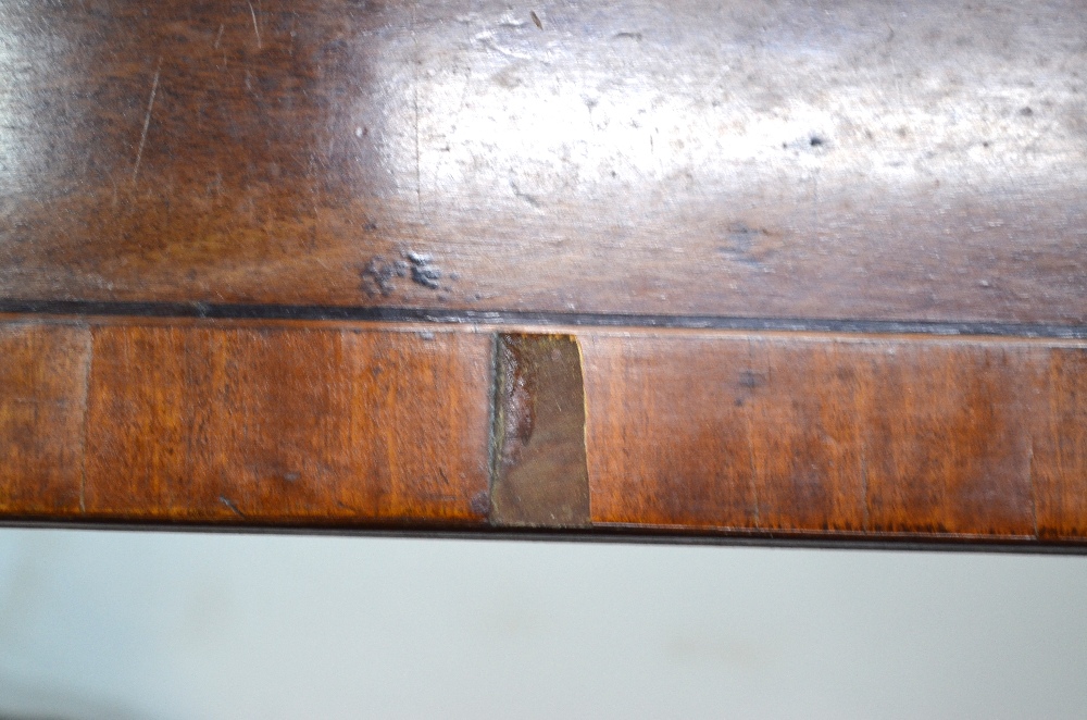 A Victorian cross-banded mahogany table with drop leaf top over a frieze drawer to end, raised on - Image 6 of 9