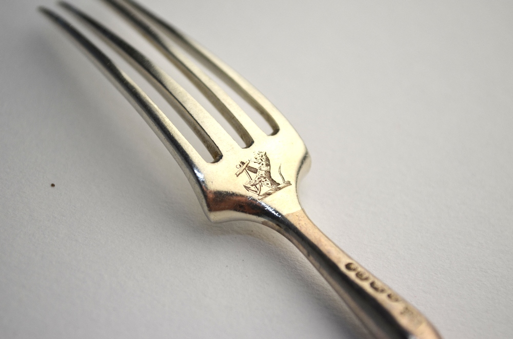 A George IV silver part-set of six dessert forks with four matching knives, with mother-of-pearl - Image 4 of 6