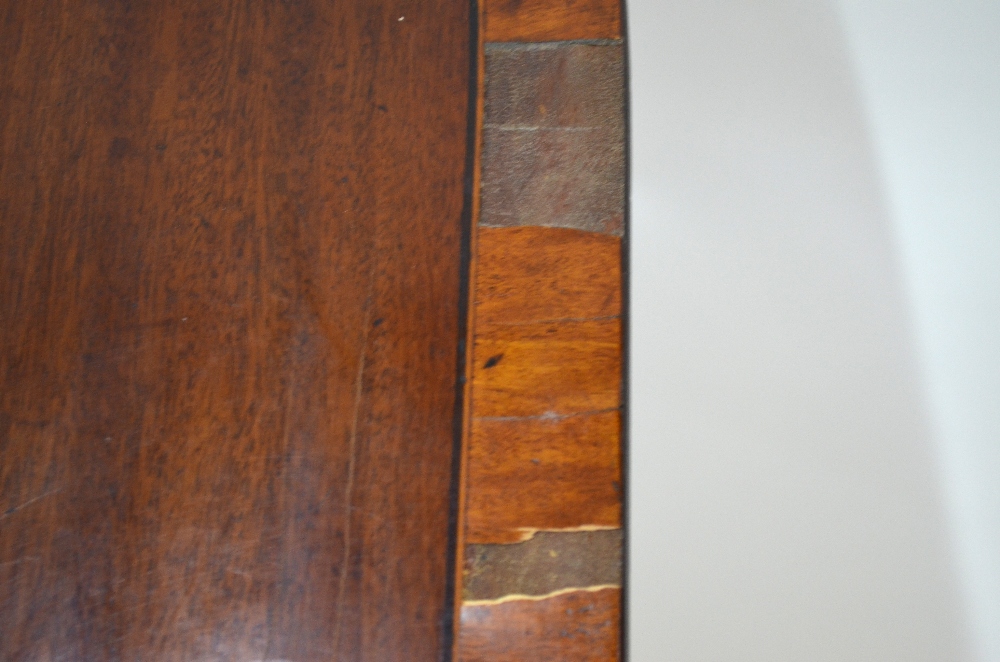 A Victorian cross-banded mahogany table with drop leaf top over a frieze drawer to end, raised on - Image 7 of 9