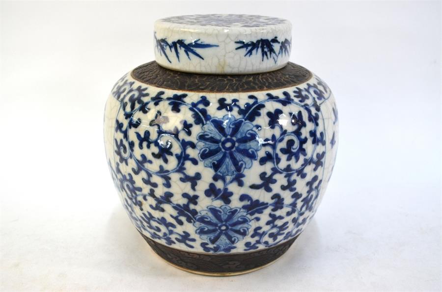 A large underglaze blue decorated Chinese vase with cylindrical cover; decorated with a Scholar - Image 3 of 12