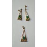 A suite of contemporary stylised yellow metal and emerald set pendant and earrings, the isosceles