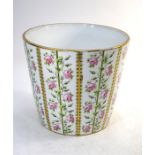 Early 19th century china pail decorated with climbing pink roses and vertical gilt bands, 32.5 cm