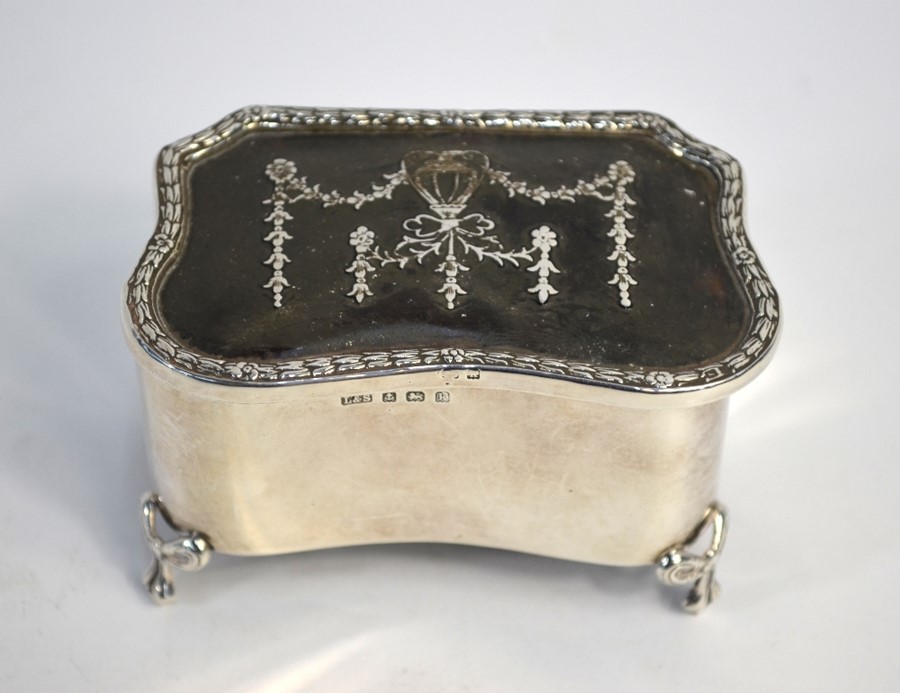 An Edwardian silver, tortoiseshell and piqué-work serpentine-form trinket box with hinged cover - Image 3 of 4