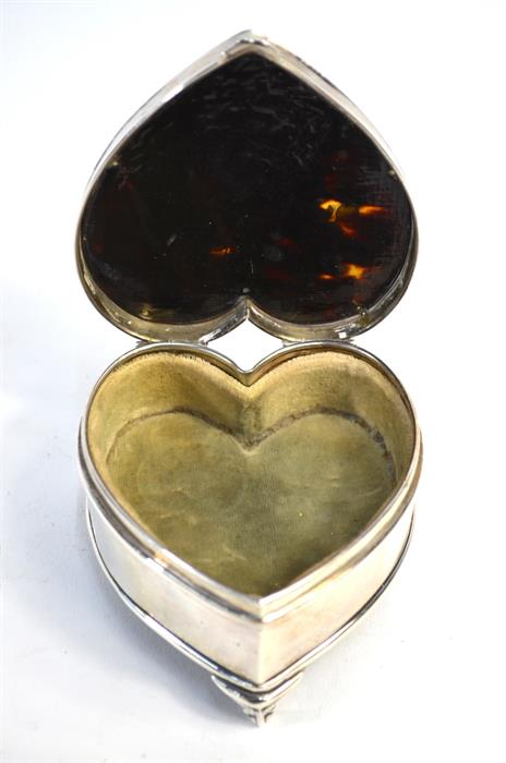 An Edwardian silver, tortoiseshell and piqué-work heart-shaped trinket box with hinged cover and - Image 2 of 4