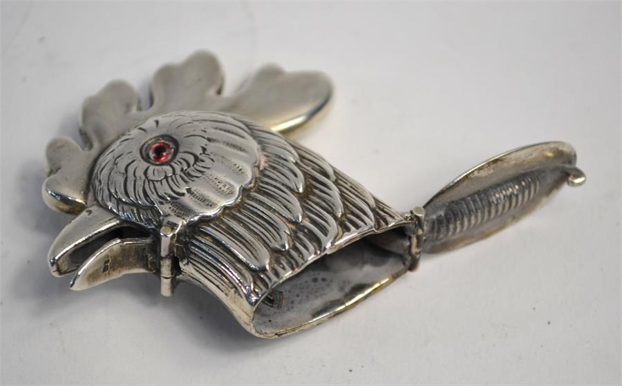 David A. Bowles: A novelty silver vesta case in the form of a hen's head, London 1997, 5 cm