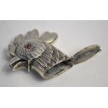 David A. Bowles: A novelty silver vesta case in the form of a hen's head, London 1997, 5 cm
