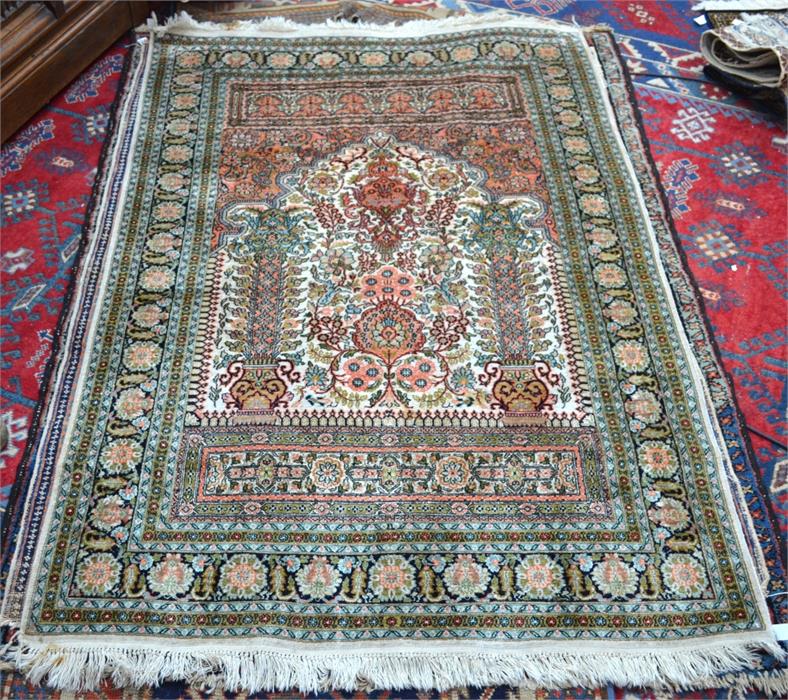 A silk Hereke rug, 3rd quarter 20th century, 190 cm x 122 cm
