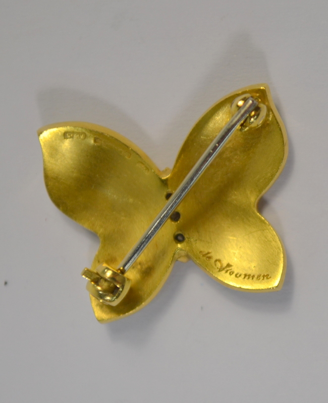 Leo De Vroomen - A butterfly pin brooch, the turquoise guilloche enamel wings with diamond set body, - Image 3 of 3