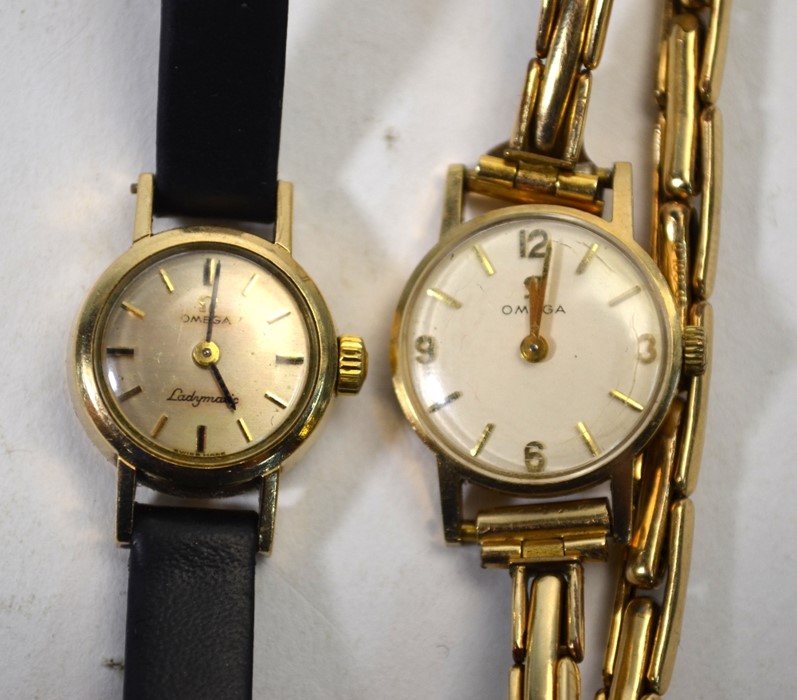 A 9ct gold Omega Ladymatic wristwatch with 24-jewel movement, no.5515006, London 1963, to/w - Image 2 of 3