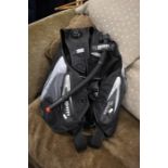 A Mares Syncro 840 black diving vest