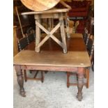 19th century large mahogany extending dining table with two central leaves raised on turned legs