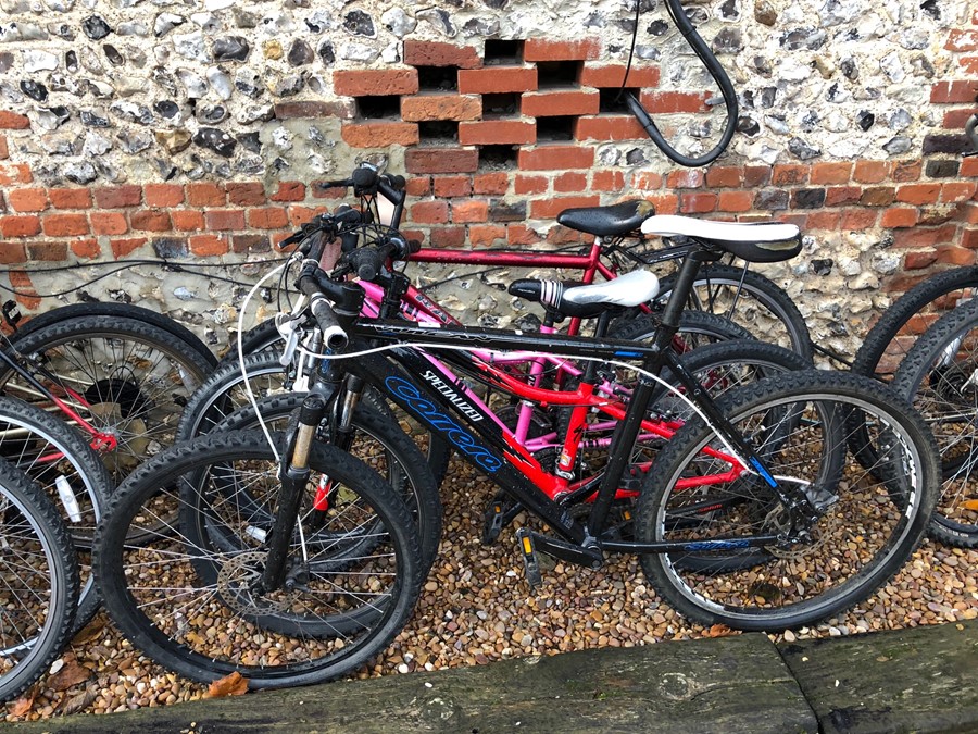 Four assorted bicycles - Carrera; Specialized; Apollo Recoil; Raleigh (4) [P18056891/P18039884/