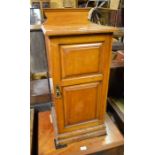 Early 20th century walnut pot cupboard with single panelled door