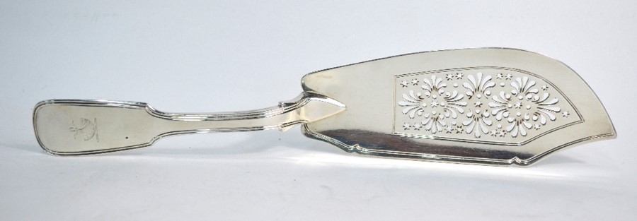 A William IV silver fiddle and thread fish slice with pierced blade and engraved infantry crest, - Image 3 of 3