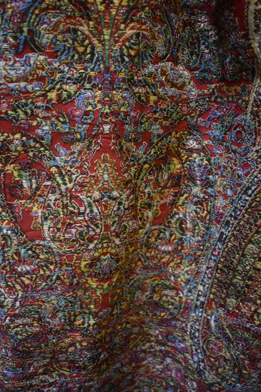 An early/mid 19th century deep red woollen shawl produced in Paisley, Scotland with deep paisley - Image 3 of 3