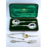 A late Victorian cased pair of silver Apostle spoons with twist and chased stems, Goldsmiths &