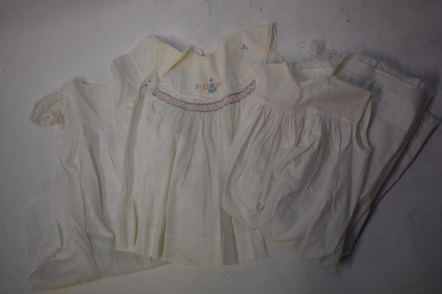 A collection of Victorian and later infant's clothing to including cotton gown with cut-out work - Image 2 of 4