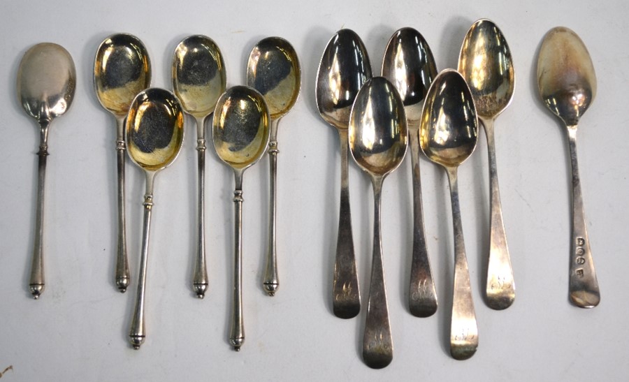 A mixed selection of Georgian and later silver teaspoons and sugar tongs, etc., 10.8 oz total - Image 2 of 4