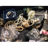 Mixed collection of vintage and later costume jewellery including expanding bangle, earrings,