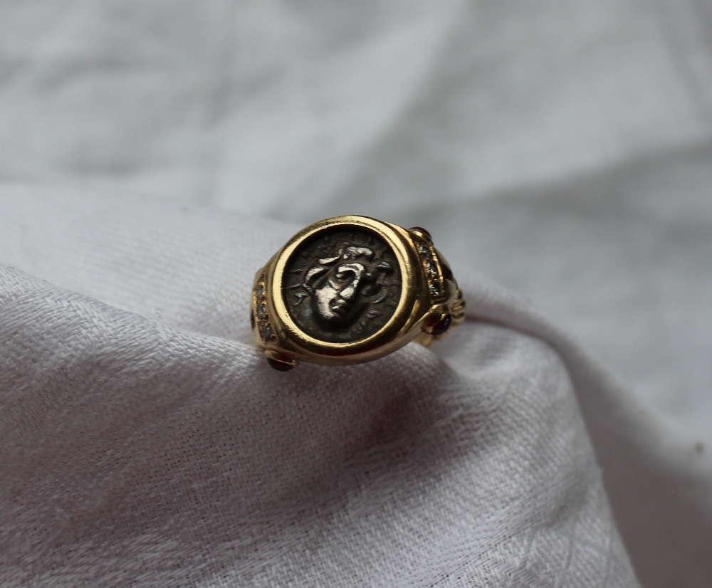 A 14ct yellow gold ring set with a Roman coin, - Image 3 of 5