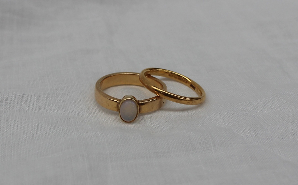 A 22ct yellow gold wedding band, approximately 3 grams, - Image 4 of 8