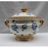 A 19th century Coalbrookdale porcelain soup tureen and cover, the cover with flared knop,