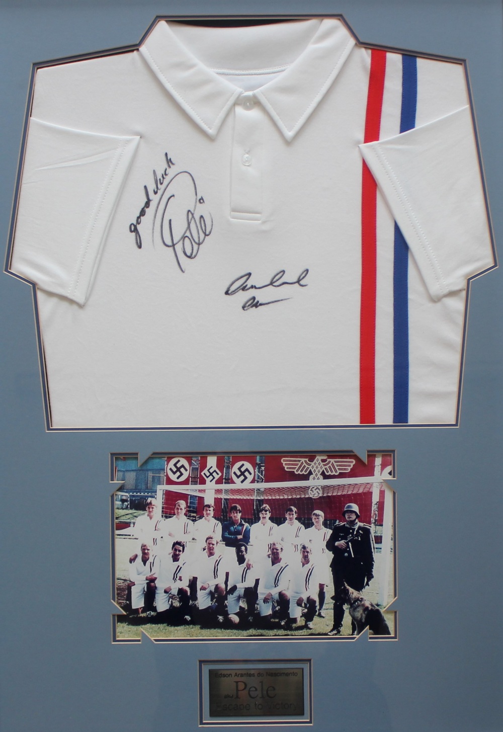 A replica shirt signed by Edson Arantes do Nascimento (aka) Pele with a photograph of the 'Escape - Image 6 of 8
