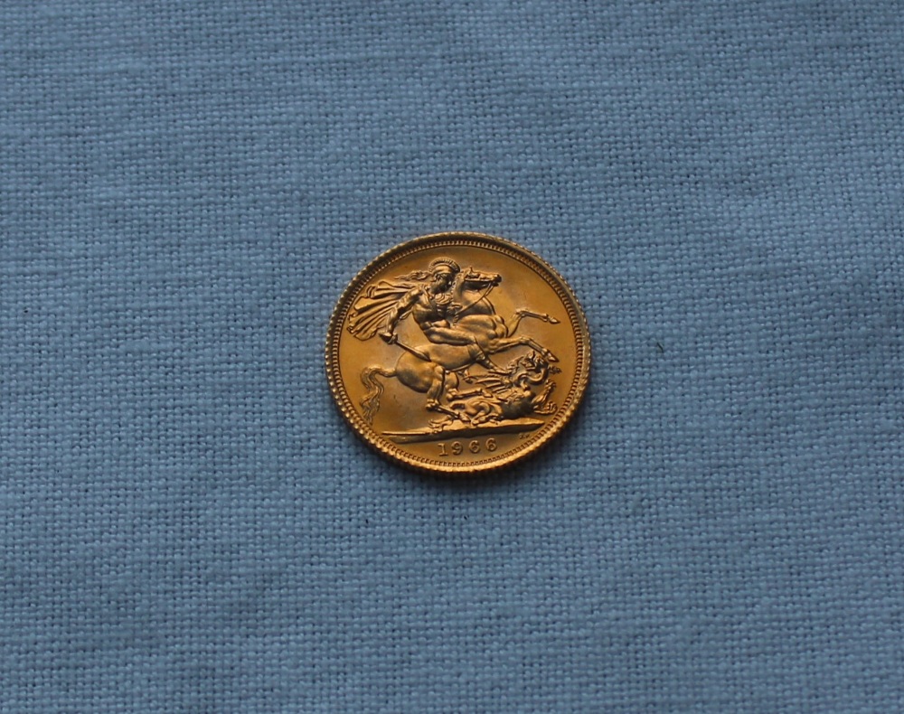 An Elizabeth II gold Sovereign dated 1966 - Image 4 of 4