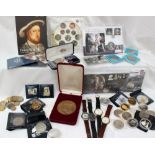 A 2009 United Kingdom Uncirculated coin collection, together with other collectable coins,