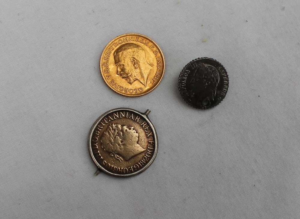 A George V gold sovereign, dated 1912, - Image 2 of 6